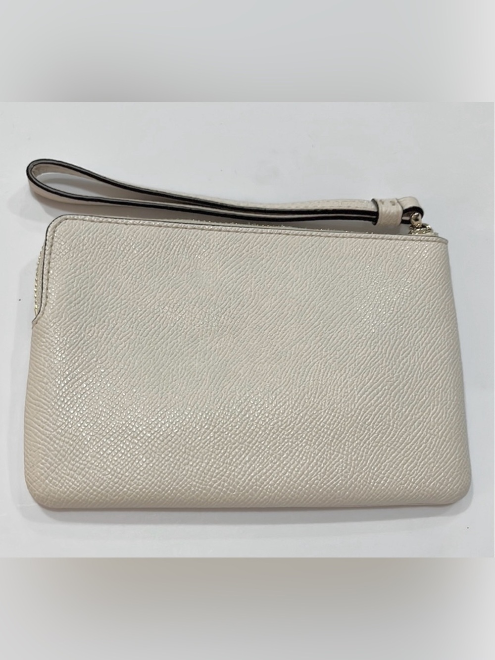 🤍NWOT COACH CHALK OFF-WHITE CREAM LEATHER CORNER ZIP WRISTLET🤍 - Picture 7 of 7